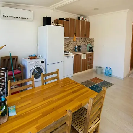 Alanya Sleeps 2 Air Con Wifi Villa *
