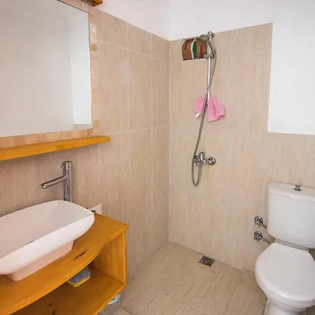 Alanya Sleeps 2 Air Con Wifi Turgutkoy